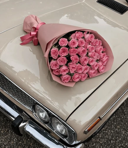 Розовый кабриолет · 35 роз